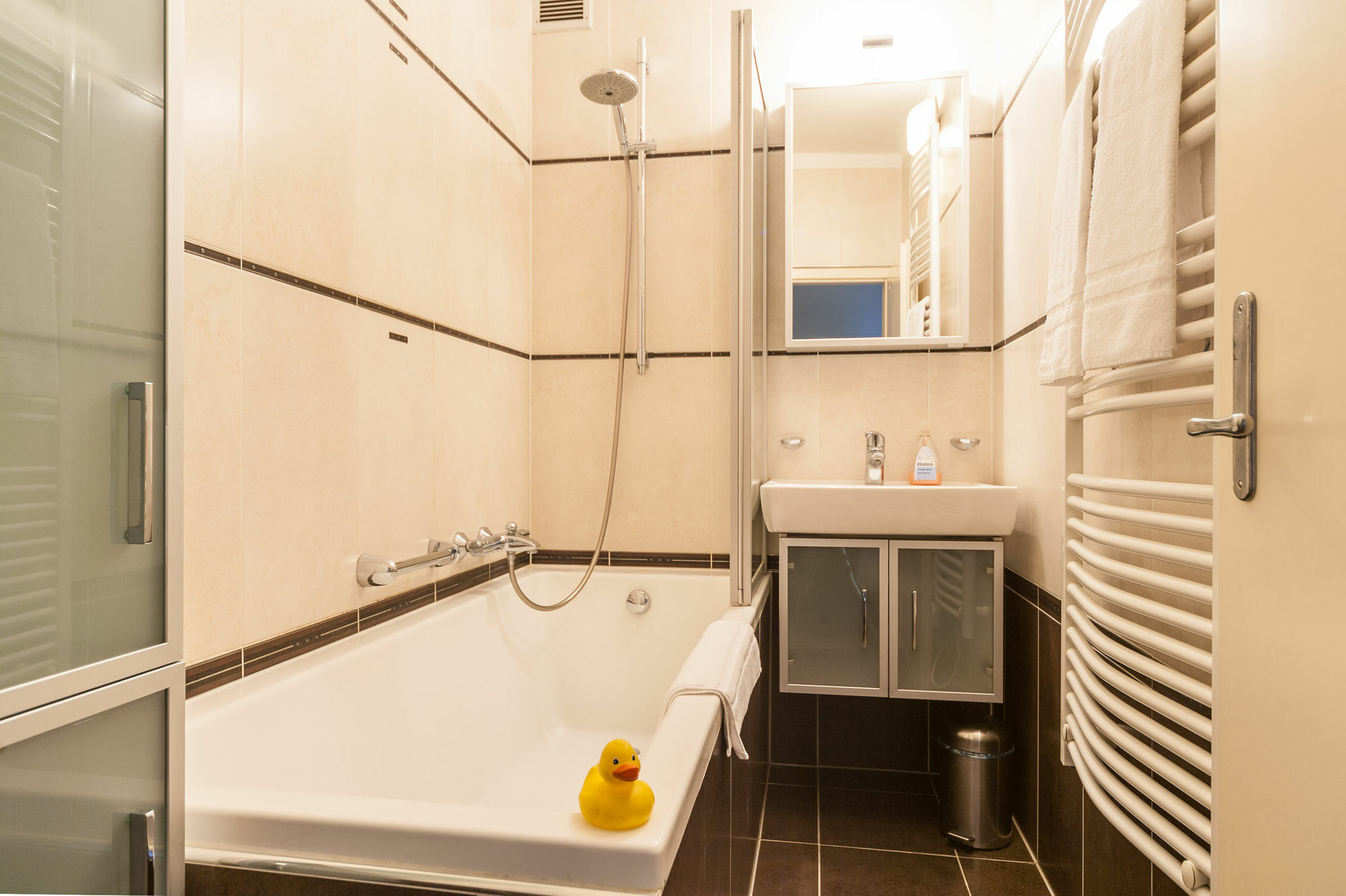 Puzzlehotel - Apartments Zentrum II Vienna Luaran gambar